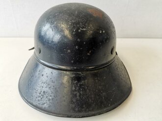 Luftschutz Stahlhelm,  guter Zustand, überlackiertes Stück