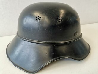 Stahlhelm Luftschutz, Originallack, guter Zustand, das Innenfutter aus Ersatzmaterial leicht defekt