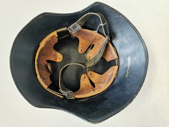 Stahlhelm Luftschutz, Originallack, guter Zustand, das Innenfutter aus Ersatzmaterial leicht defekt