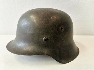 Heer, Stahlhelm M42. Originallack, Glockengrösse 66,...