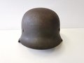 Luftwaffe, Stahlhelm M42, Grüner  Originallack, wohl für Felddivision. Die Umrisse des Adlers deutlich sichtbar, der Adler selbst ist vergangen. Innenfutter  original zugehörig