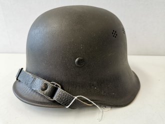 Feuerwehr Stahlhelm III.Reich. Schwarzer Originallack,...