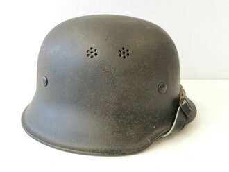Feuerwehr Stahlhelm III.Reich. Schwarzer Originallack, guter Zustand, zusammengehörig, hatte nie ein Abzeichen