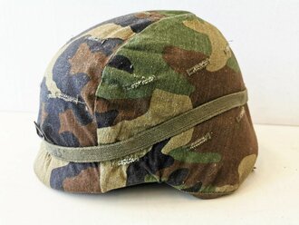 U.S. 1983 dated PASGT Helmet, used, complete. Lieferung...