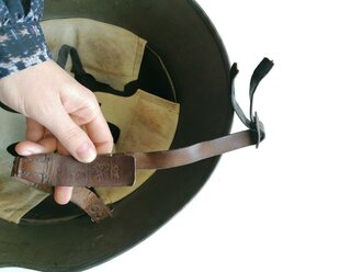 1.Weltkrieg Stahlhelm Modell 1918, original lackiert, Innenfutter und Kinnriemen original zugehörig.