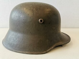 1.Weltkrieg Stahlhelm Modell 1918, original lackiert, Innenfutter und Kinnriemen original zugehörig.