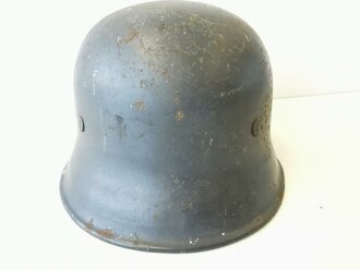 Deutsches Rotes Kreuz III.Reich, original lackierter Stahlhelm, das Abzeichen oberflächlich berieben