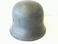Deutsches Rotes Kreuz III.Reich, original lackierter Stahlhelm, das Abzeichen oberflächlich berieben