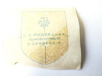 Wehrmacht Abziehbild Wappenschild für Stahlhelme der Firma "C.A.Pocher Nürnberg"
