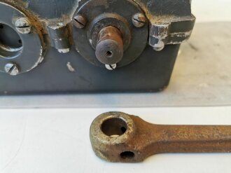 Wehrmacht Generator für Tretmaschine a1, Originallack, Funktion nicht geprüft