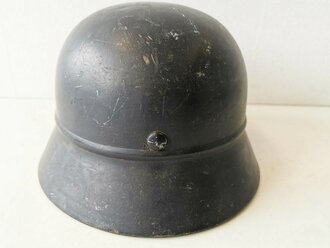 Stahlhelm Luftschutz, Originallack, Emblem entfernt. Innenfutter aus Ersatzmaterial defekt