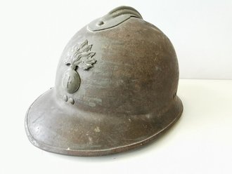 Frankreich, Stahlhelm M26 der Infanterie. Originallack, das Emblem alter Art, ungereinigtes Stück