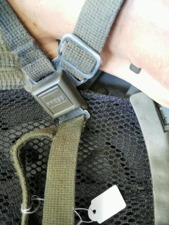 Bundeswehr Gefechtshelm Induyco München Grösse 2 ( 55-57) Gebraucht, mit Tarnüberzug . Lieferung nur innerhalb Deutschlands