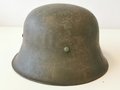 Stahlhelm für eine Kinderuniform, Originallack mit beiden Abzeichen in gutem Zustand