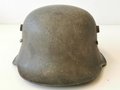 Stahlhelm für eine Kinderuniform, Originallack mit beiden Abzeichen in gutem Zustand