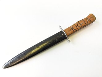 Luftwaffe Kampfmesser mit Abnahme, der Träger hat seinen Initialen sowie "Kreta" in den Griff verewigt. Getragenes Stück mit Geschichte