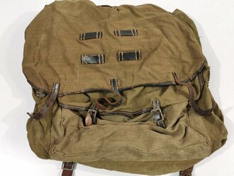 Rucksack für Gebirgstruppen, getragenes Stück datiert 1942