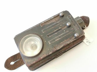 Taschenlampe DAIMON 2233, feldgrauer Originallack, Funktion nicht geprüft, ungereinigtes Stück