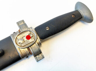 Deutsches Rotes Kreuz Hauer für Mannschaften. Späte Fertigung aus versilbertem Zink, die Scheide gereinigt und überlackiert, saubere Klinge