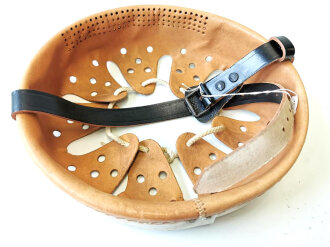 Deutschland nach 1945, Stahlhelm Innenfutter