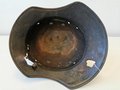 Stahlhelm Deutsch 2.Weltkrieg. Tiefdunkelblau oder schwarzer Originallack, diverse Splitterschäden