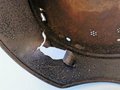 Stahlhelm Deutsch 2.Weltkrieg. Tiefdunkelblau oder schwarzer Originallack, diverse Splitterschäden