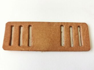 Schutzleder für die Gasmaskendosenberiemung der Wehrmacht