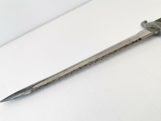 Kaiserreich, kurzes Seitengewehr M1898 ( KS98 ) wuchtiges Eigentumstück mit Sägerücken, Hersteller Eickhorn. Vor längerer Zeit gereinigtes Stück, die Scheide alt überlackiert.