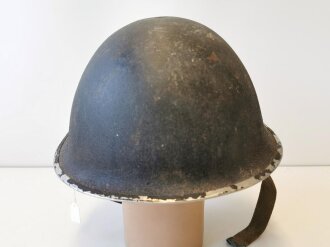 Großbritannien, Stahlhelm Modell MK IV datiert 1945, Originallack