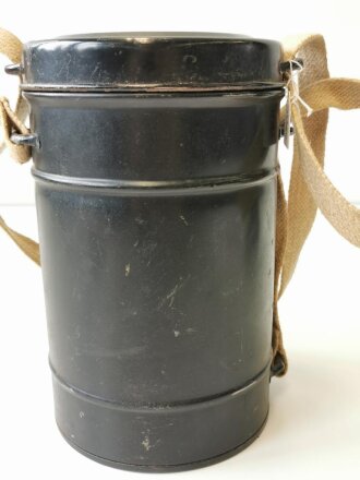 Volksgasmaske in original lackiertem Transportbehälter von Scheithammer