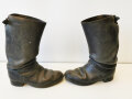 Paar Stiefel für Mannschaften der Wehrmacht, ordentlich gestempelte Kammerstücke, eigenmächtig angebrachte Schnalle. Sohnelänge 28cm