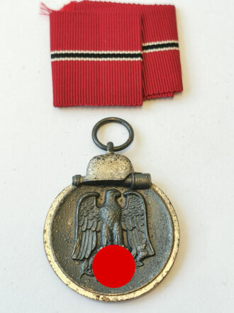 Medaille Winterschlacht im Osten, Hersteller "19" im Bandring für E.Ferdinand Wiedmann, Frankfurt a. Main