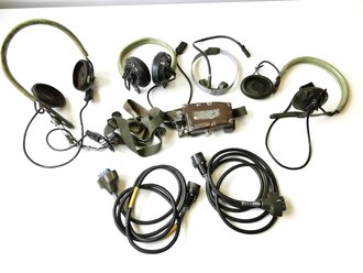 U.S. Lot of  Korean and Vietnam war used headset, switchboard and plugs, function not checked, used pieces, defects