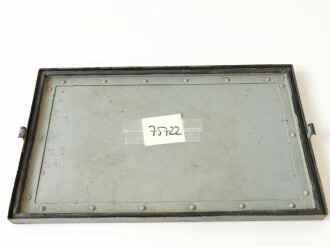 Deckel für ein Funkgerät der Wehrmacht, Breite wie Torn.E.b., aber nicht hoch genug. Aussenmaße 20,3 x 34cm