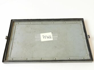 Deckel für ein Funkgerät der Wehrmacht, Breite wie Torn.E.b., aber nicht hoch genug. Aussenmaße 20,3 x 34cm