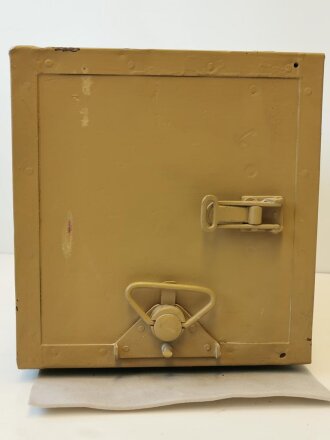Tornister Empfänger berta ( Torn.E.b) Frontplatte original lackiert, Typenschild fehlt, Gehäuse überlackiert, Funktion nicht geprüft