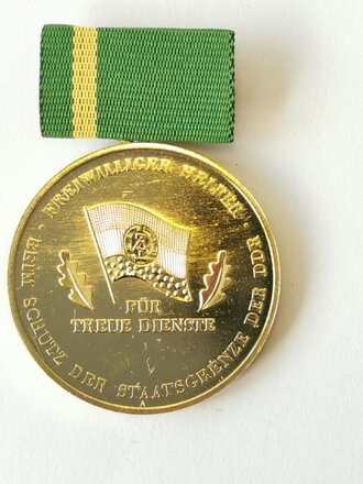 DDR Medaille für treue Dienste freiwilliger Helfer...