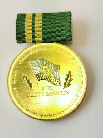 DDR Medaille für treue Dienste freiwilliger Helfer beim Schutz der Staatsgrenze der Deutschen Demokratischen Republik , 6. Stufe für 30 Jahre