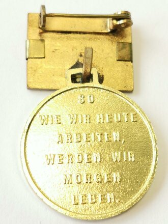 DDR Medaille für ausgezeichnete Leistungen mit...