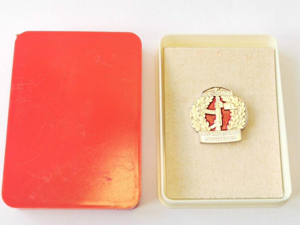 DDR, silberne Ehrennadel für Verdienste in der sozialistischen Wehrer