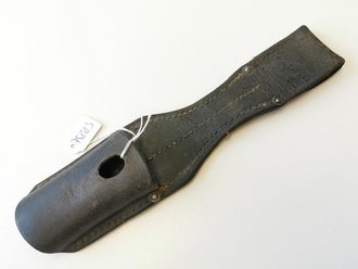 Koppelschuh zum Seitengewehr M84/98 für K98 der Wehrmacht, Leder im Bereich der Koppelschlaufe rissig