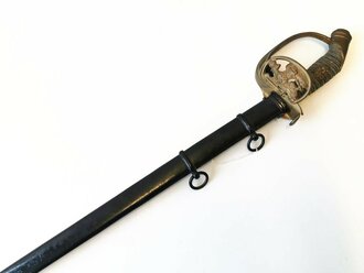 Preußen, Infanterie Offiziers Degen M 1889 mit minimal verbogenem Klappgefäß, die Scheide alt überlackiert, die Klinge gekürzt