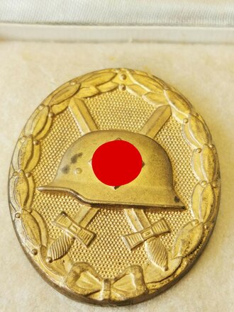 Verwundetenabzeichen gold in LDO Etui. Unmarkiertes  Stück in gutem Zustand