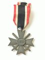 Kriegsverdienstkreuz 2. Klasse mit Schwertern am Band, Ringmarkierung "65" für Klein & Quenzer Idar Oberstein