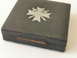 Etui zum  Kriegsverdienstkreuz 1. Klasse mit Schwertern