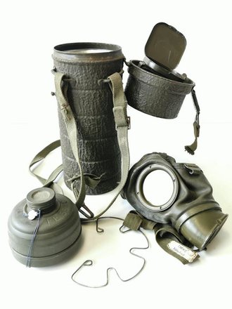 Bundeswehr Gasmaske M54 mit Filtereinsatz 55 in...
