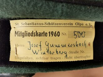 Schirmmütze eines Mitglied im "St.Sebastianus Schützenverein Olpe" Kopfgrösse 55