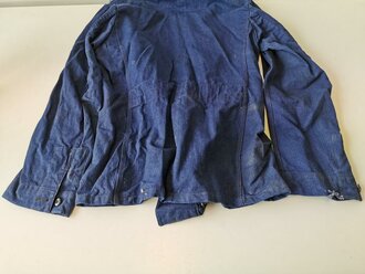 Blaue Drillichjacke, wohl Luftwaffe, ungereinigtes Stück