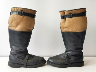 Luftwaffe, Paar Stiefel für fliegendes Personal. Verschlüsse gängig, originale Sohle, Etikett mit Reichsbetriebsnummer. Guter Zustand, Sohlenlänge 29cm