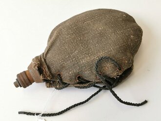 Feldflasche Deutsch 1.Weltkrieg, Bezug aus Ersatzmaterial mit undeutlich gestempeltem  Hersteller "Emanuel Kahn Karlsruhe 1918"
